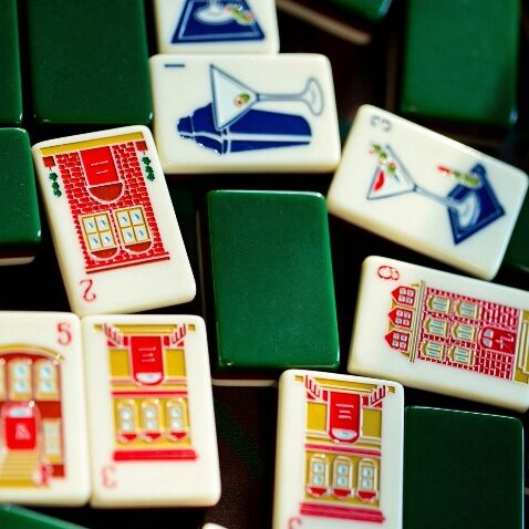 5th Avenue acrylic mahjong tile set, urban vibrant colourway